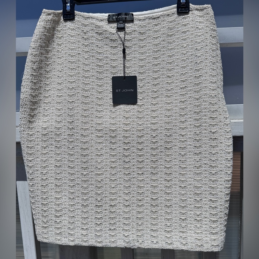ST. JOHN Elegant Tweet Knit Skirt Size 10 New With Tag
